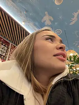 MonicaWestt Webcamshow