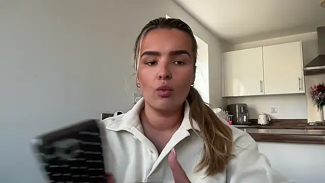 Онлайн чат XXX maisiesmithx