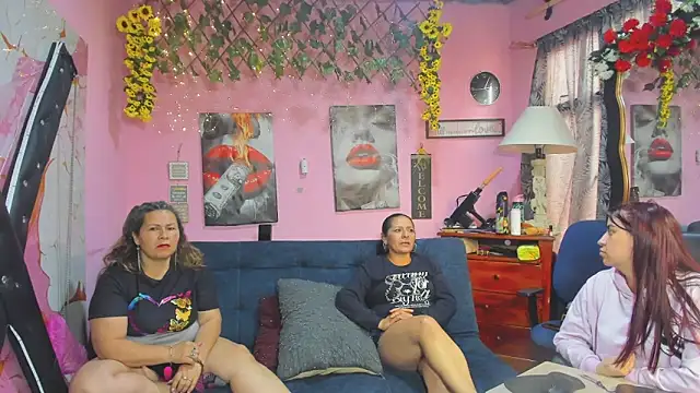 lesbiancuple Pertunjukan Webcam