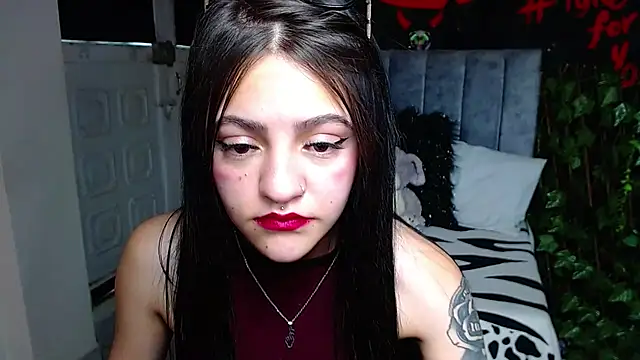 Violettasquirt's Live XXX Chat