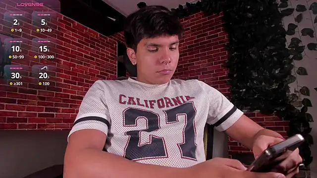 Show de Thiago_Kozak na webcam