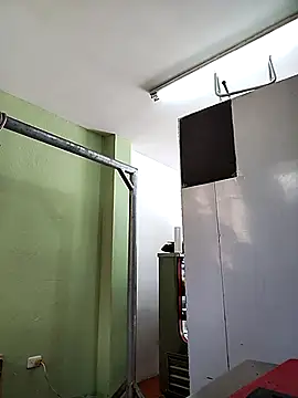 XXX chat uživo modela MaskedLatinaX