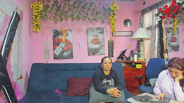 แชท XXX สดของ lesbiancuple