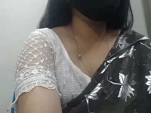 Pokazy przed kamerką – Lovely_Siri_23