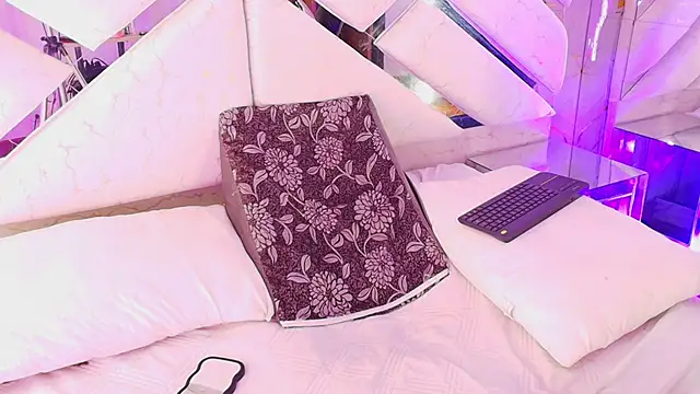 Melody_Trixie: вебкам-шоу