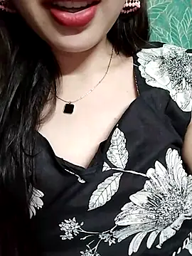 Noor_Darliing Adlı Modelin Canlı XXX Sohbeti