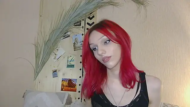 Kirana_Hayes: διαδικτυακό σόου στην κάμερα