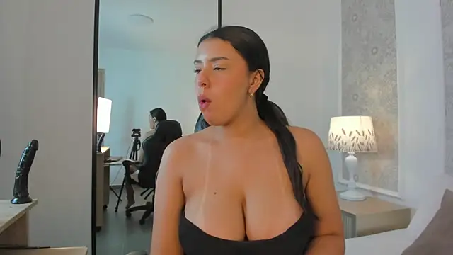 XXX chat uživo modela evelin_villan