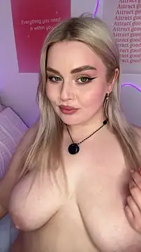 April_Vancee's Live XXX Chat