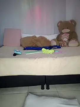 عرض كام Foxylisaflores