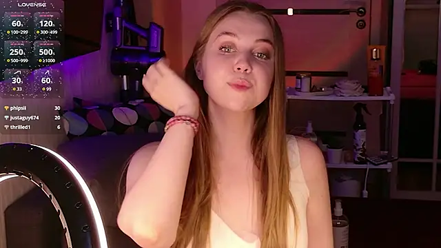 bratwifelina Live XXX-Chat