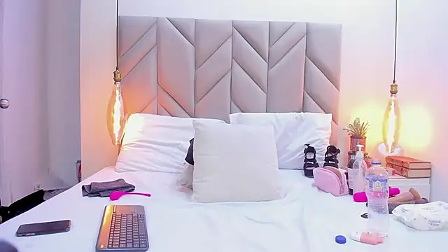 IsabellaFooxn Live XXX chat