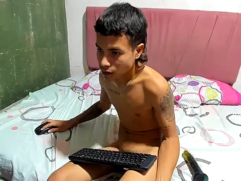 Junior_bebe 即時 XXX 聊天