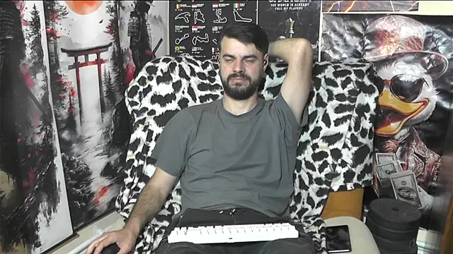 00george Adlı Modelin Canlı XXX Sohbeti