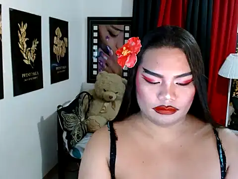 TSbrianaHugeCock Show in webcam