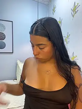 Chatroom XXX en direct de Laia_white