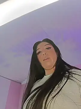 Chat XXX en directo de Emily_Roussee