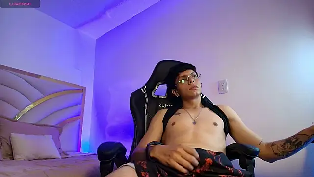 Milo_Storm Webcam show