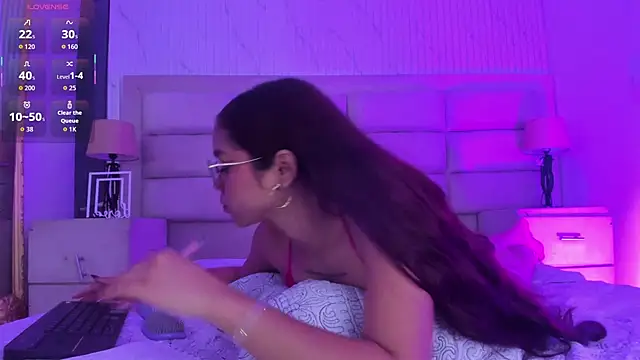 Živý XXX chat CarolineFyre