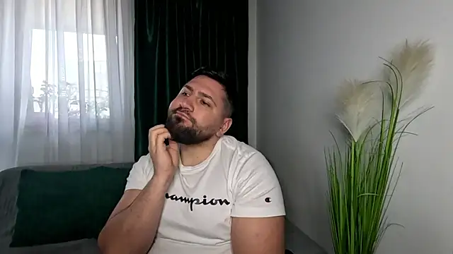 Gold_Alpha_Boy Adlı Modelin Canlı XXX Sohbeti