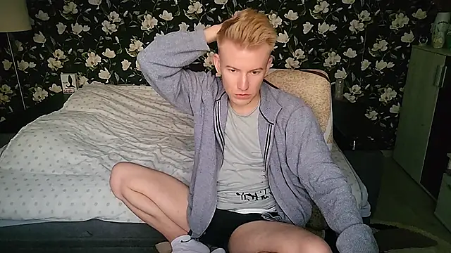 Вебкам-шоу Vuitton