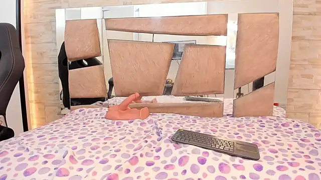 kendall_grace Adlı Modelin Canlı XXX Sohbeti