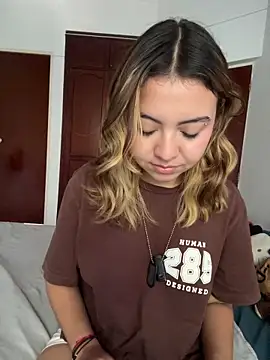 Bonni_lohan élő XXX-chatje