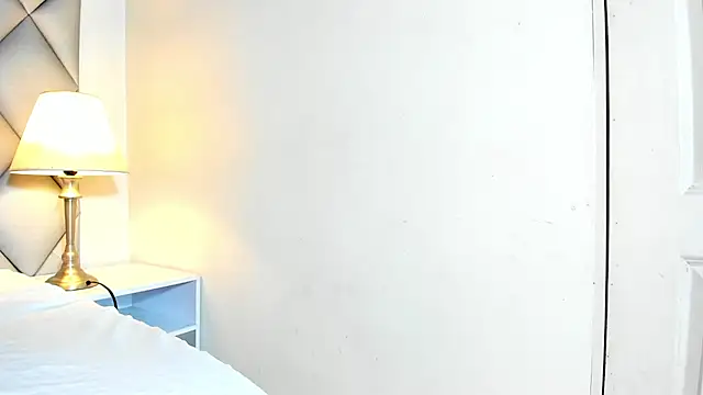 ZeusBrant: διαδικτυακό σόου στην κάμερα