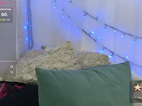 ninaa_fox Chat XXX in diretta