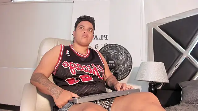 ZeusSmithh – Live XXX-chat