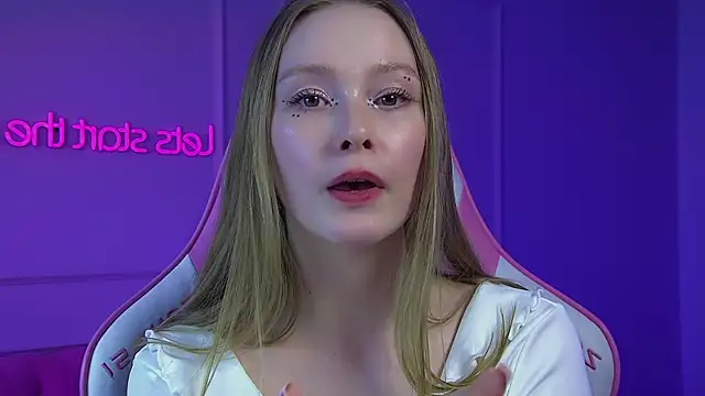 AgataFoxley 网络视讯表演