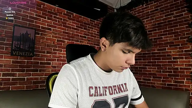 Thiago_Kozak live XXX chat