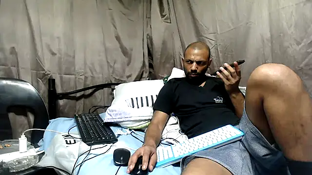 CamodickのライブXXXチャット