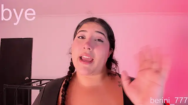 AmberiniHoffman Adlı Modelin Canlı XXX Sohbeti