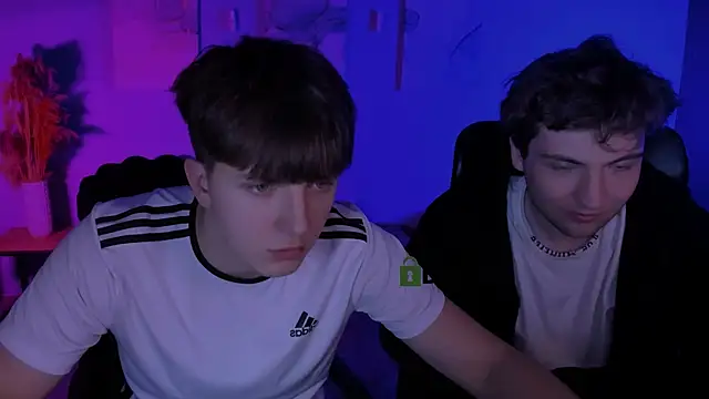 travis_wolf_'s Live XXX Chat