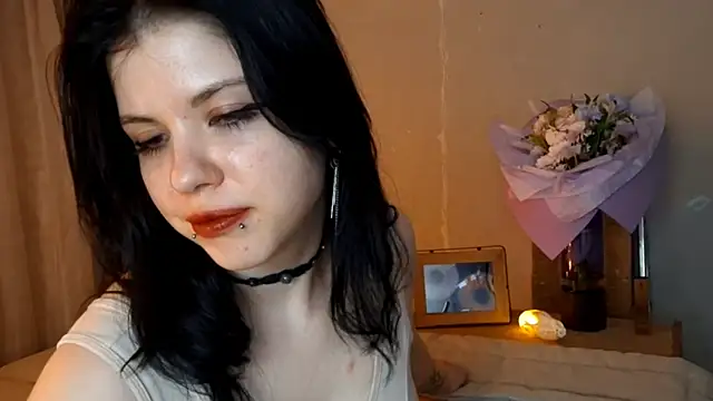 MiaTemptress Adlı Modelin Canlı XXX Sohbeti