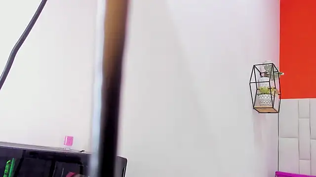 Curly_temptationn Live XXX chat