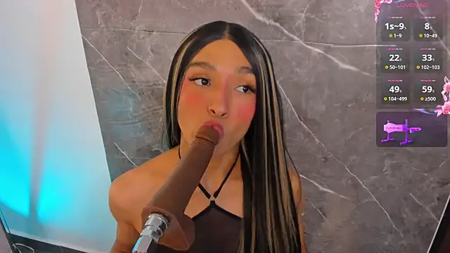 adhara__skinny Show in webcam