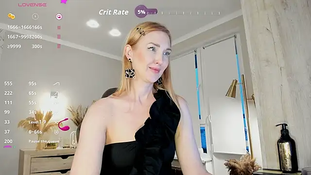 HotyPlays' Live XXX Chat