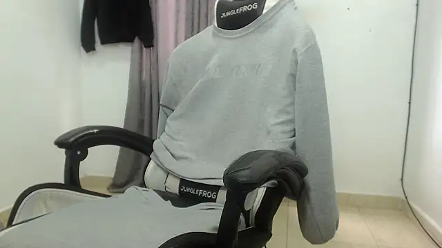 seux-88  élő XXX-chatje