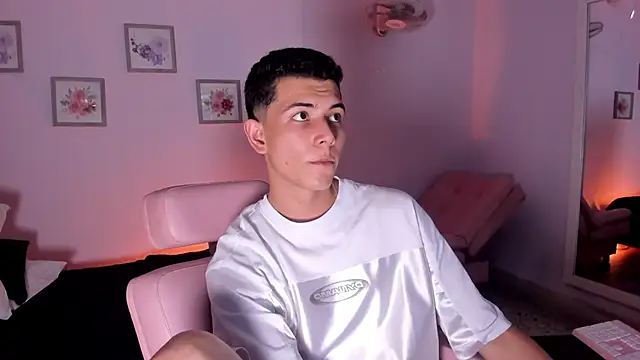 دردشة FireGuy_99 الجنسية المباشرة