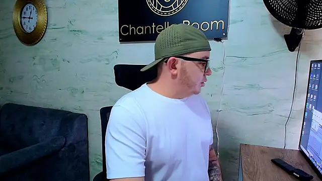 maximo_daddyn Live XXX chat