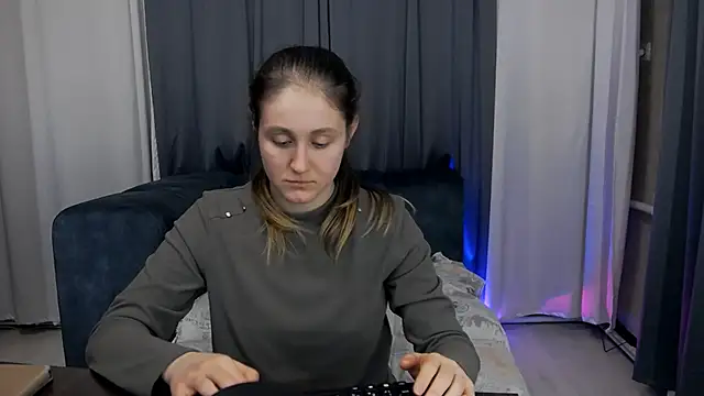 Holliy_Cooper 现场XXX聊天