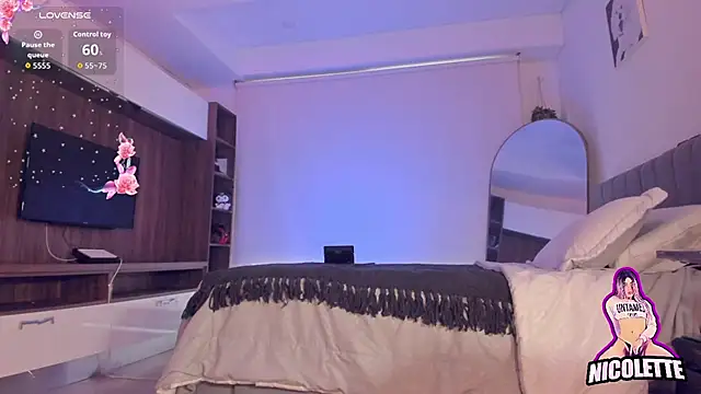 nicolette_tay's Webcam Show