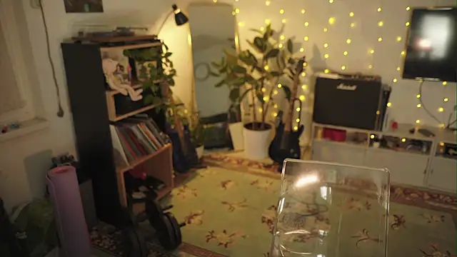 RusBradPitt Pertunjukan Webcam