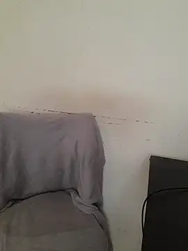 DianiQueenn Show in webcam