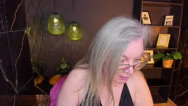 NataliMellow Adlı Modelin Canlı XXX Sohbeti