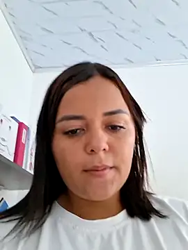 Naugthy-Mey Live XXX-Chat