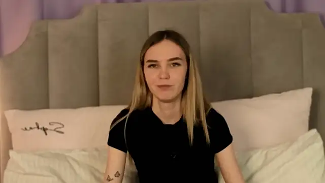 NikkiRyx's Live XXX Chat