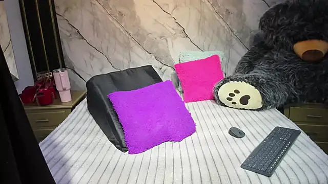 Niyirey1's Live XXX Chat